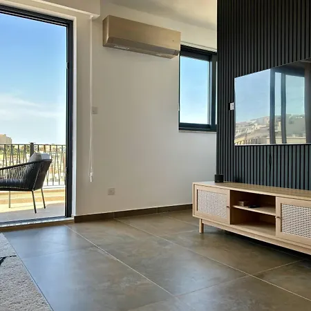 Stylish 2bed With Views By Homely! Apartment *