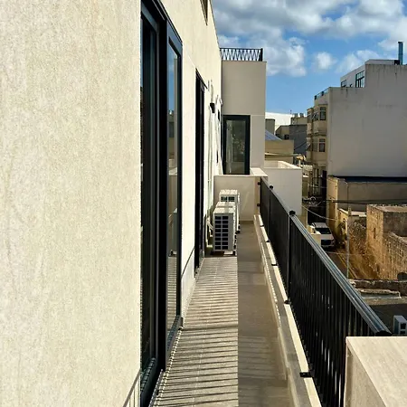 Stylish 2bed With Views By Homely!