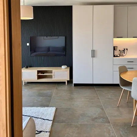 Stylish 2bed With Views By Homely! Apartment Mellieħa