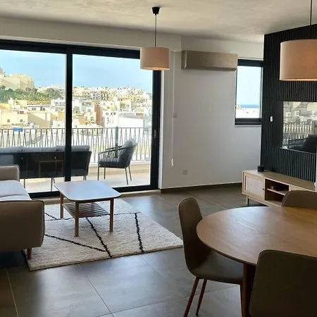 Stylish 2bed With Views By Homely! *