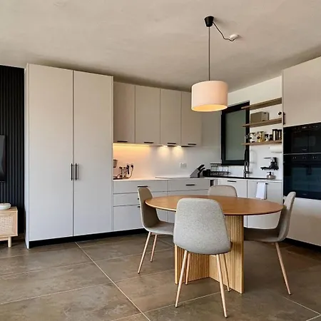 Stylish 2bed With Views By Homely! Apartmán *