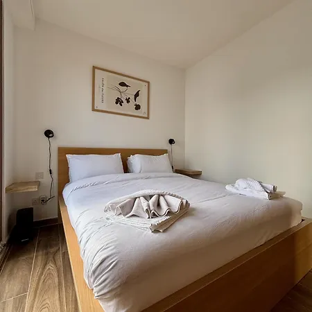 Stylish 2bed With Views By Homely! *